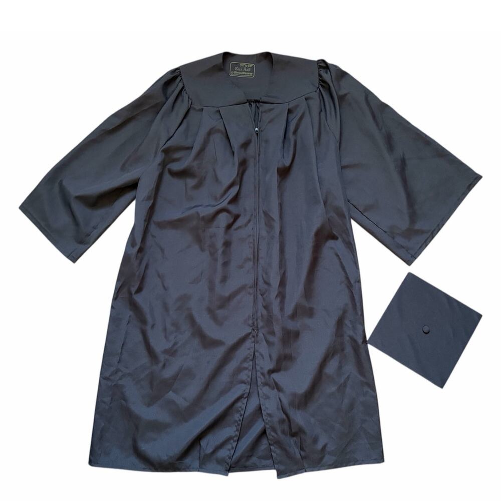 Oak Hall GreenWeaver Unisex Black Bachelor Graduation Cap and Gown Sz 5'6"-5'8"